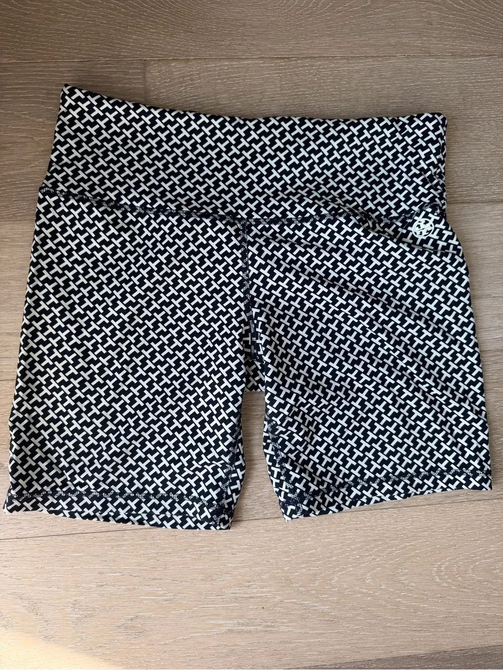 Black & White Tory Burch T Patterned Women’s Active Bike Shorts L